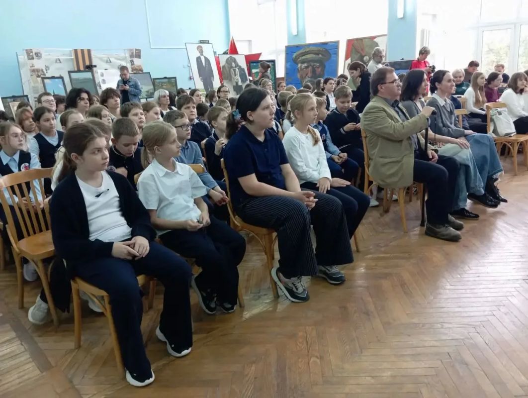 В Курск на фестиваль детского чтения прибыли 3 писателя из Москвы В Курск на фестиваль детского чтения прибыли 3 писателя из Москвы