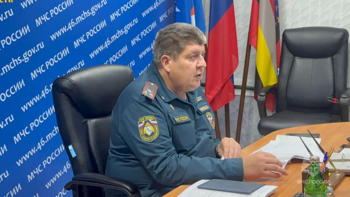 Курским спасателям МЧС России напомнили о правилах дорожного движения Курским спасателям МЧС России напомнили о правилах дорожного движения