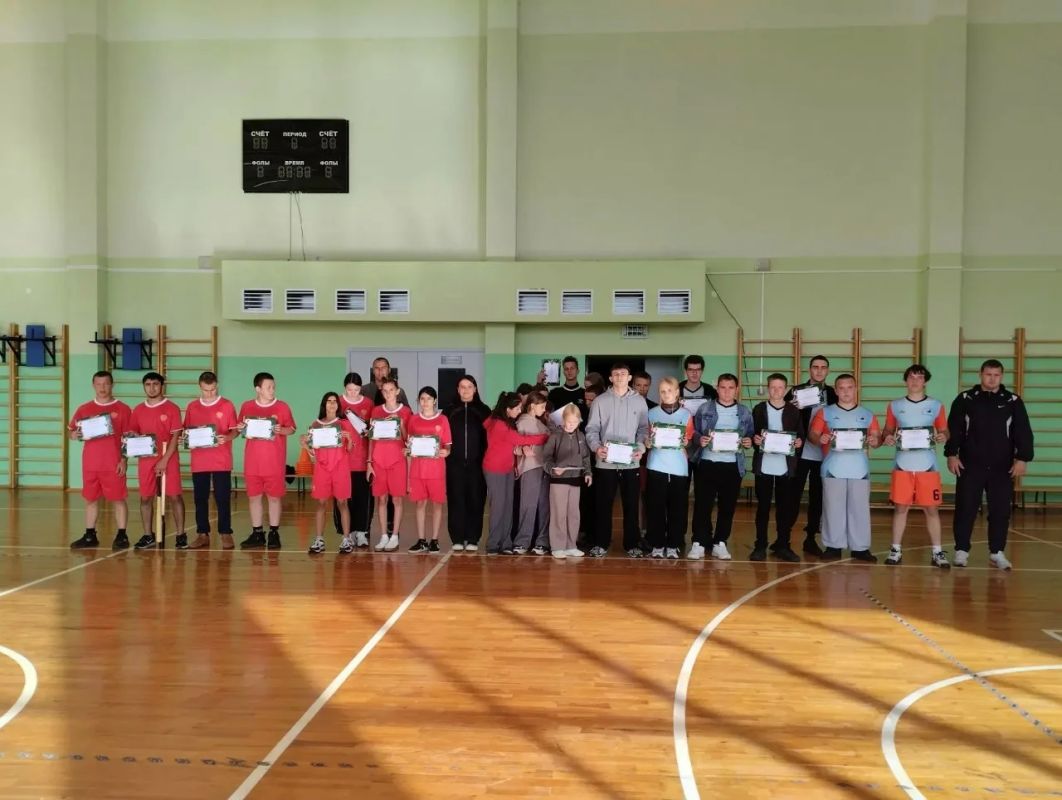 На спортивной площадке села Афанасьево состоялся муниципальный этап Спартакиады обучающихся Обоянского района по русской лапте (мини-лапте)