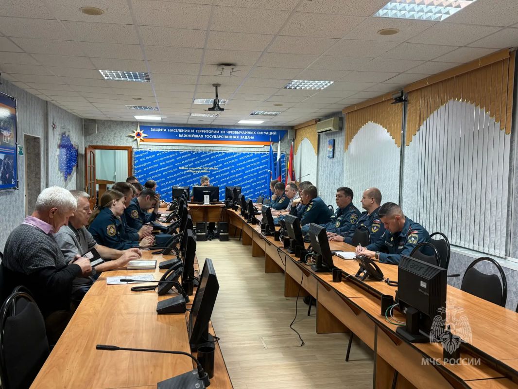 Курским спасателям МЧС России напомнили о правилах дорожного движения