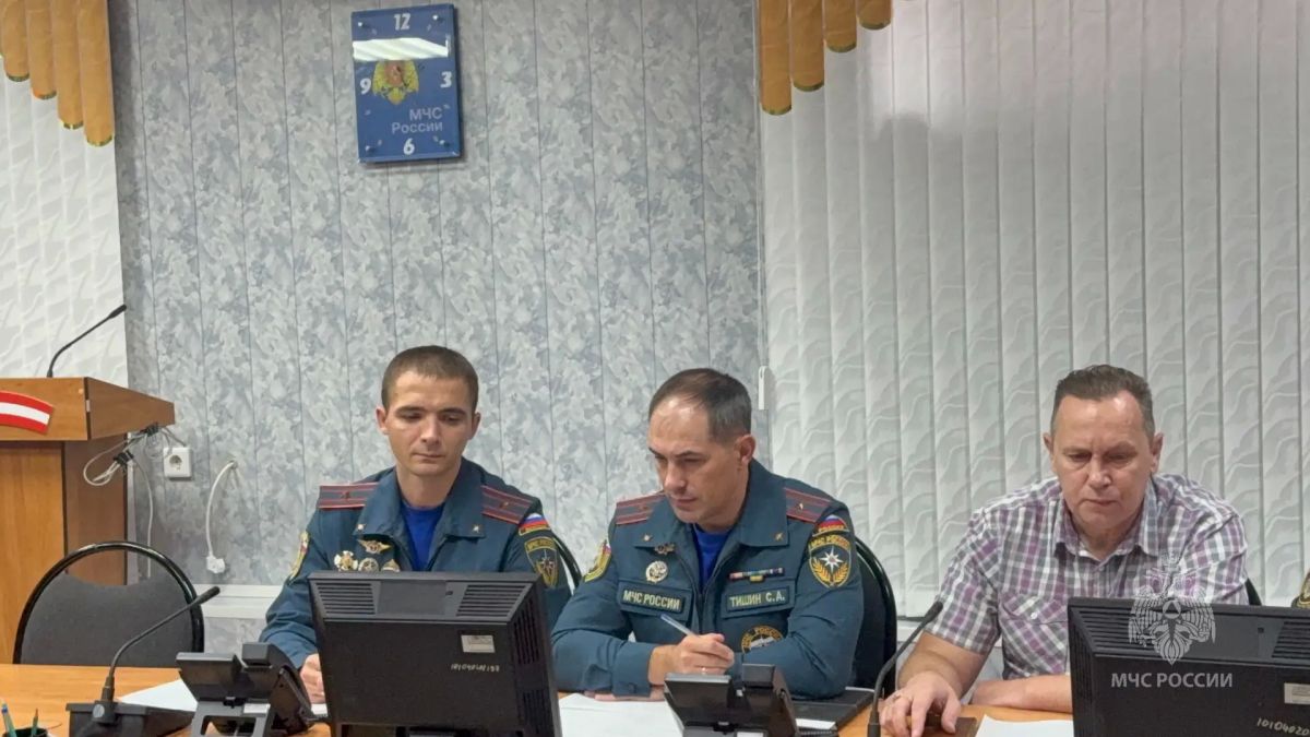 Курским спасателям МЧС России напомнили о правилах дорожного движения Курским спасателям МЧС России напомнили о правилах дорожного движения