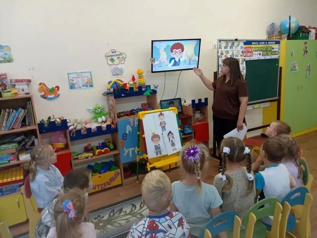 В подготовительной к школе группе «Непоседы» МКДОУ «Детский сад г.Фатежа «Золотой ключик» стартовал первый событийный проект «Хорошо у нас в саду» — в рамках большого проекта «Орлятадошколята»