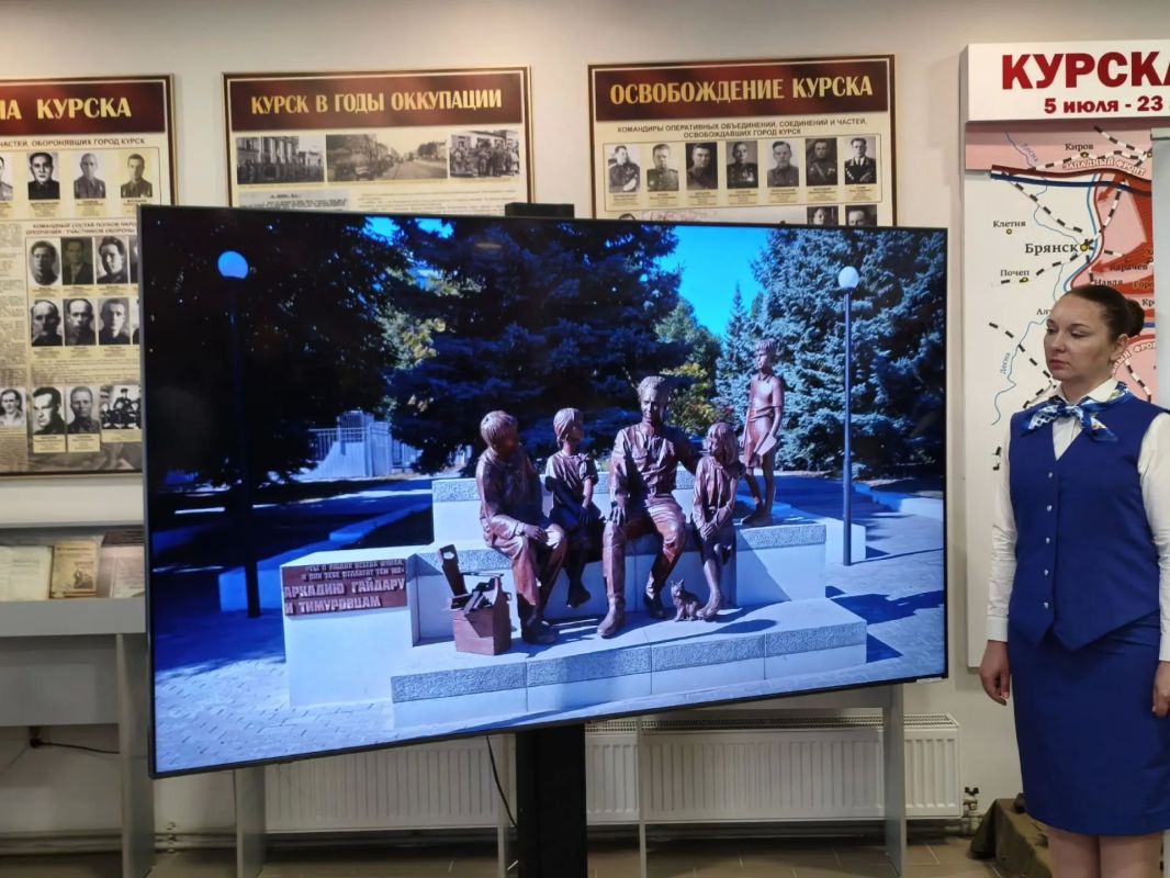 В Курске погасили четыре марки, посвященные памятникам города В Курске погасили четыре марки, посвященные памятникам города