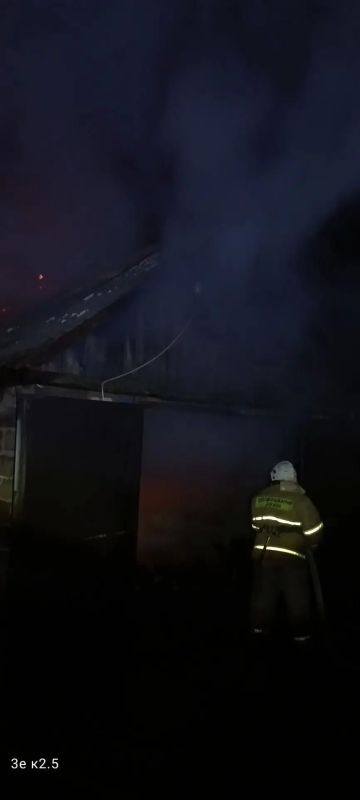 Пожар в Медвенском районе. 24.09.2026 года в 21:05 на ПСЧ Медвенского района Противопожарной службы комитета региональной безопасности Курской области поступило сообщение о загорании гаража по адресу: Вышнереутчанский... Пожар в Медвенском районе. 24.09.2026 года в 21:05 на ПСЧ Медвенского района Противопожарной службы комитета региональной безопасности Курской области поступило сообщение о загорании гаража по адресу: Вышнереутчанский...