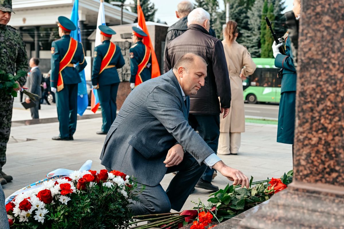 Курск отмечает 994-летие: память, которая объединяет Курск отмечает 994-летие: память, которая объединяет