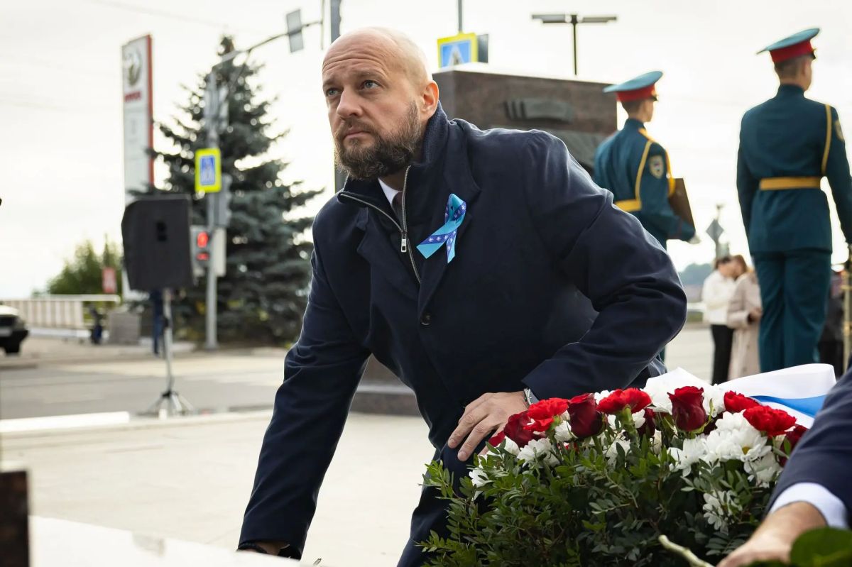 В День города традиционно на мемориальном комплексе «Курская дуга» прошла торжественная церемония возложения цветов В День города традиционно на мемориальном комплексе «Курская дуга» прошла торжественная церемония возложения цветов