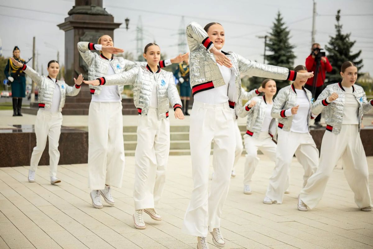 В День города традиционно на мемориальном комплексе «Курская дуга» прошла торжественная церемония возложения цветов В День города традиционно на мемориальном комплексе «Курская дуга» прошла торжественная церемония возложения цветов