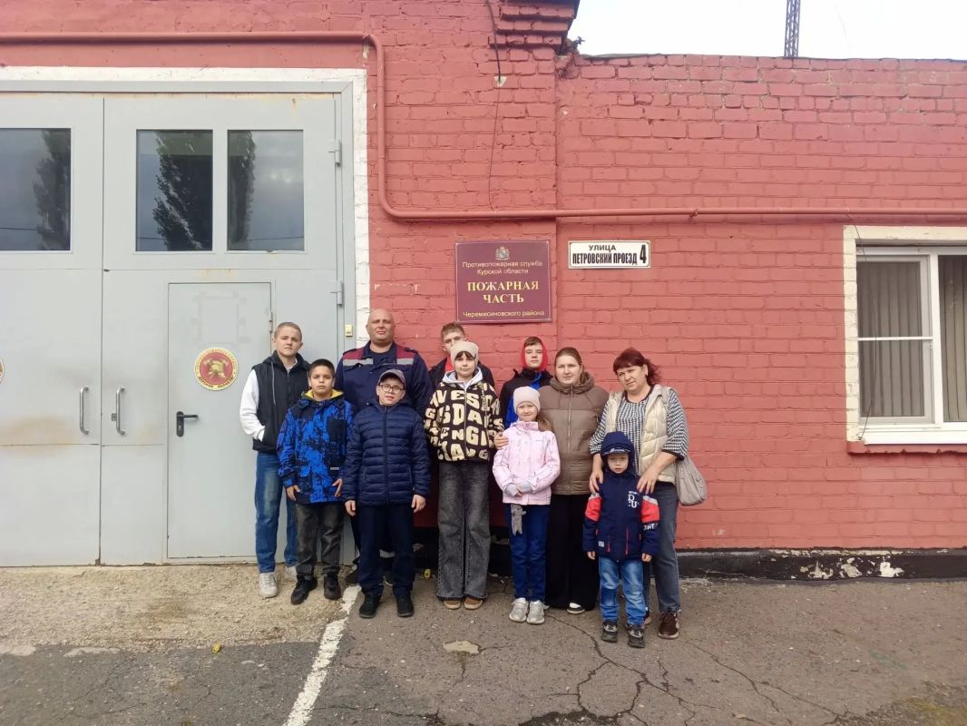 Экскурсия в пожарную часть Черемисиновского района