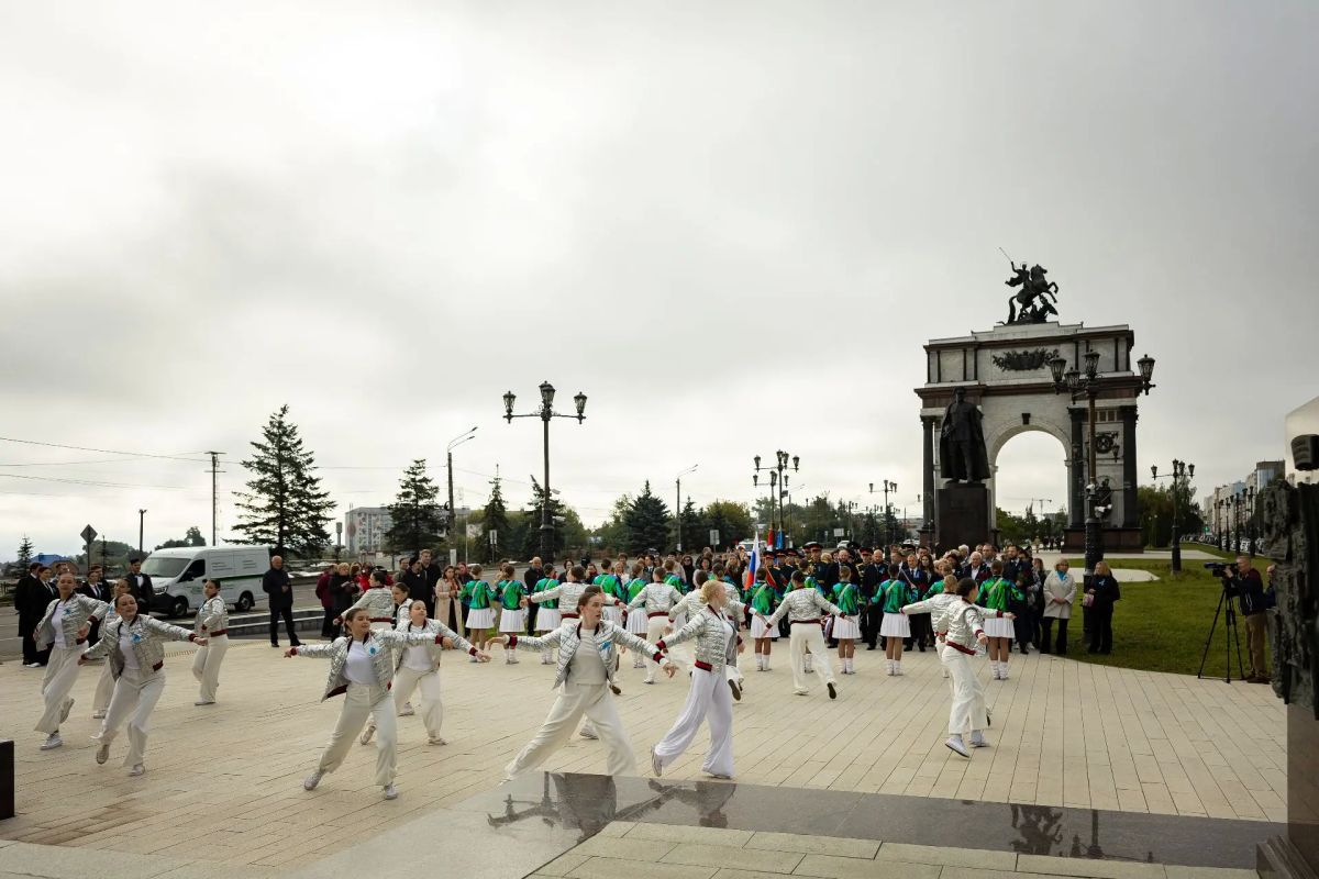 В День города традиционно на мемориальном комплексе «Курская дуга» прошла торжественная церемония возложения цветов В День города традиционно на мемориальном комплексе «Курская дуга» прошла торжественная церемония возложения цветов