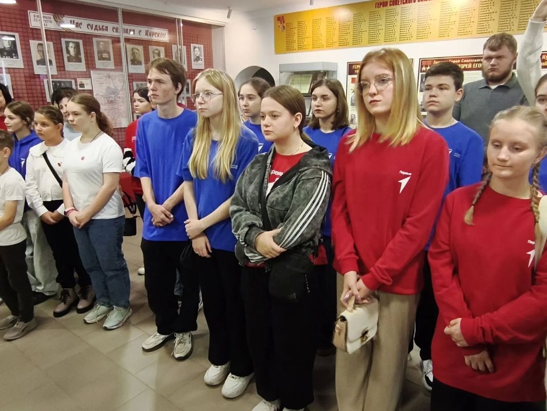 В Курске погасили четыре марки, посвященные памятникам города В Курске погасили четыре марки, посвященные памятникам города