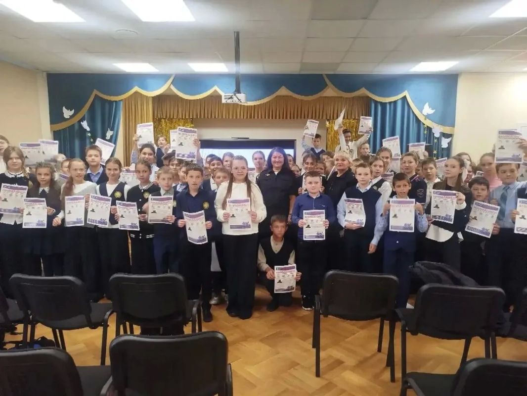В Курске полицейские и общественники дали старт акции «Правовой десант» В Курске полицейские и общественники дали старт акции «Правовой десант»