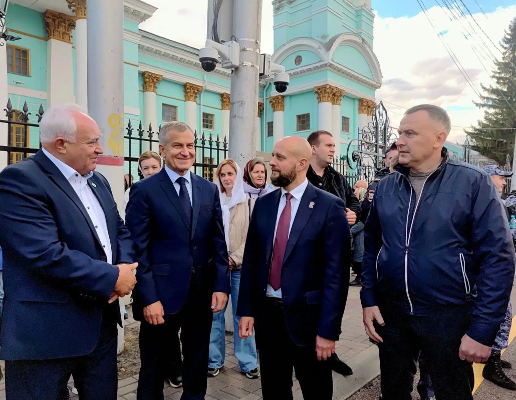 В Курск вернулась икона Божией Матери «Знамение» Курская Коренная В Курск вернулась икона Божией Матери «Знамение» Курская Коренная