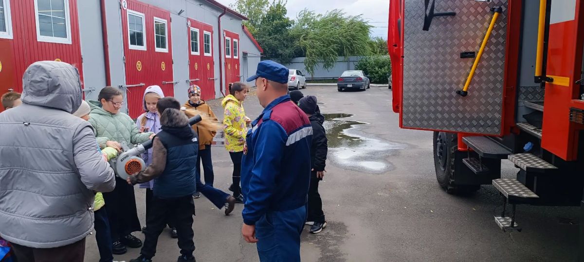 Экскурсия в пожарную часть Поныровского района