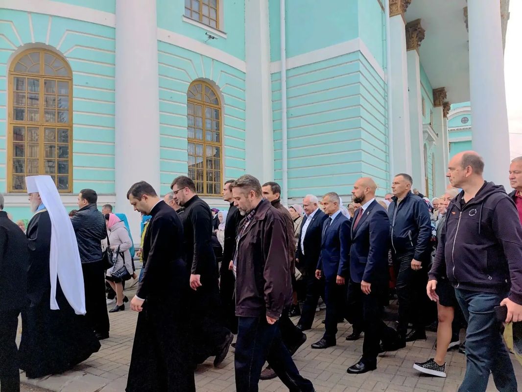В Курск вернулась икона Божией Матери «Знамение» Курская Коренная В Курск вернулась икона Божией Матери «Знамение» Курская Коренная