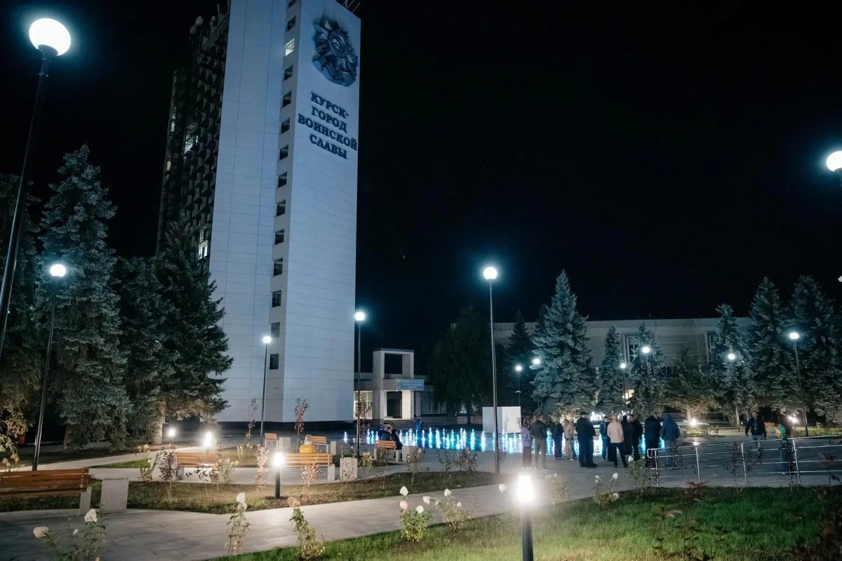 Губернатор Александр Хинштейн поздравил Курск с 994-летием Губернатор Александр Хинштейн поздравил Курск с 994-летием