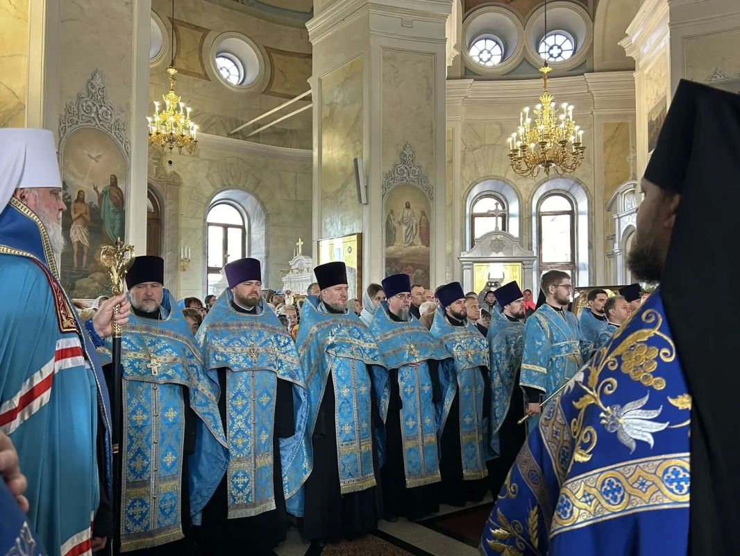 В Курске встретили икону Божией Матери «Знамение» КурскаяКоренная В Курске встретили икону Божией Матери «Знамение» КурскаяКоренная