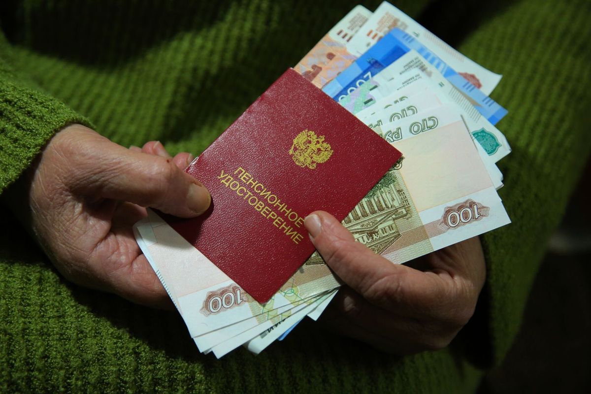 Кому повысят пенсии в октябре: подробности осеннего обновления