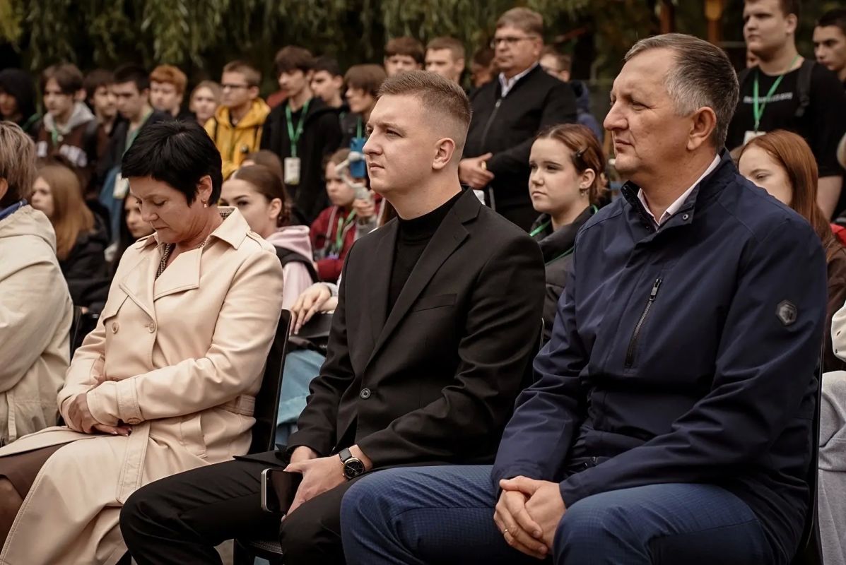 В Курском ГАУ прошёл АгроФестиваль — день, когда аграрная профессия стала для ребят не просто специальностью из списка, а чем-то живым и настоящим В Курском ГАУ прошёл АгроФестиваль — день, когда аграрная профессия стала для ребят не просто специальностью из списка, а чем-то живым и настоящим