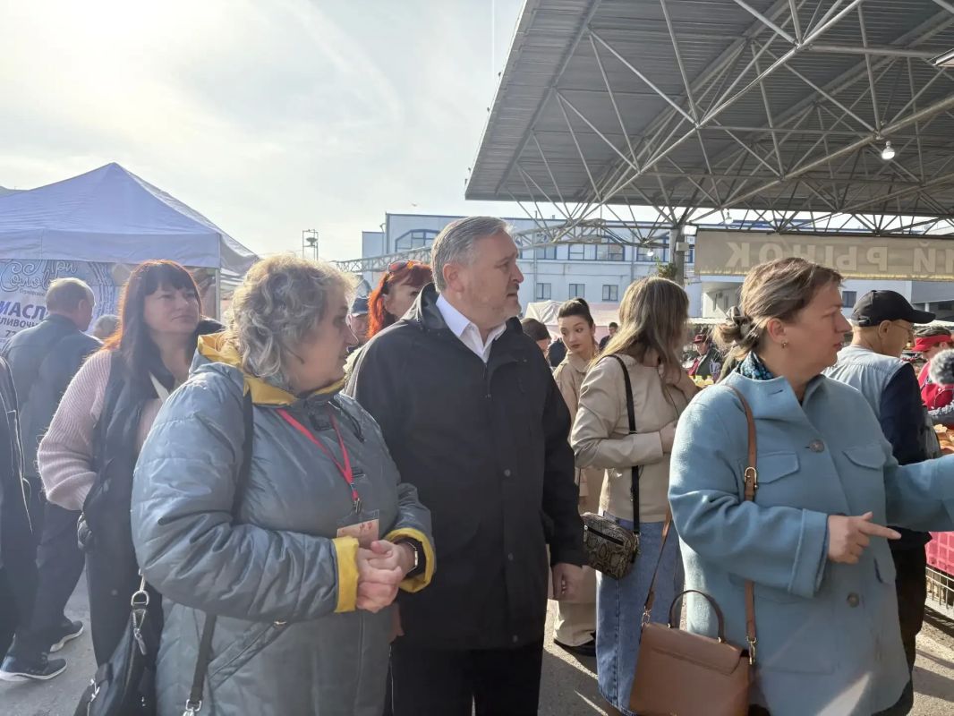 В Курске начала работу первая традиционная ярмарка «Осень-2026» В Курске начала работу первая традиционная ярмарка «Осень-2026»