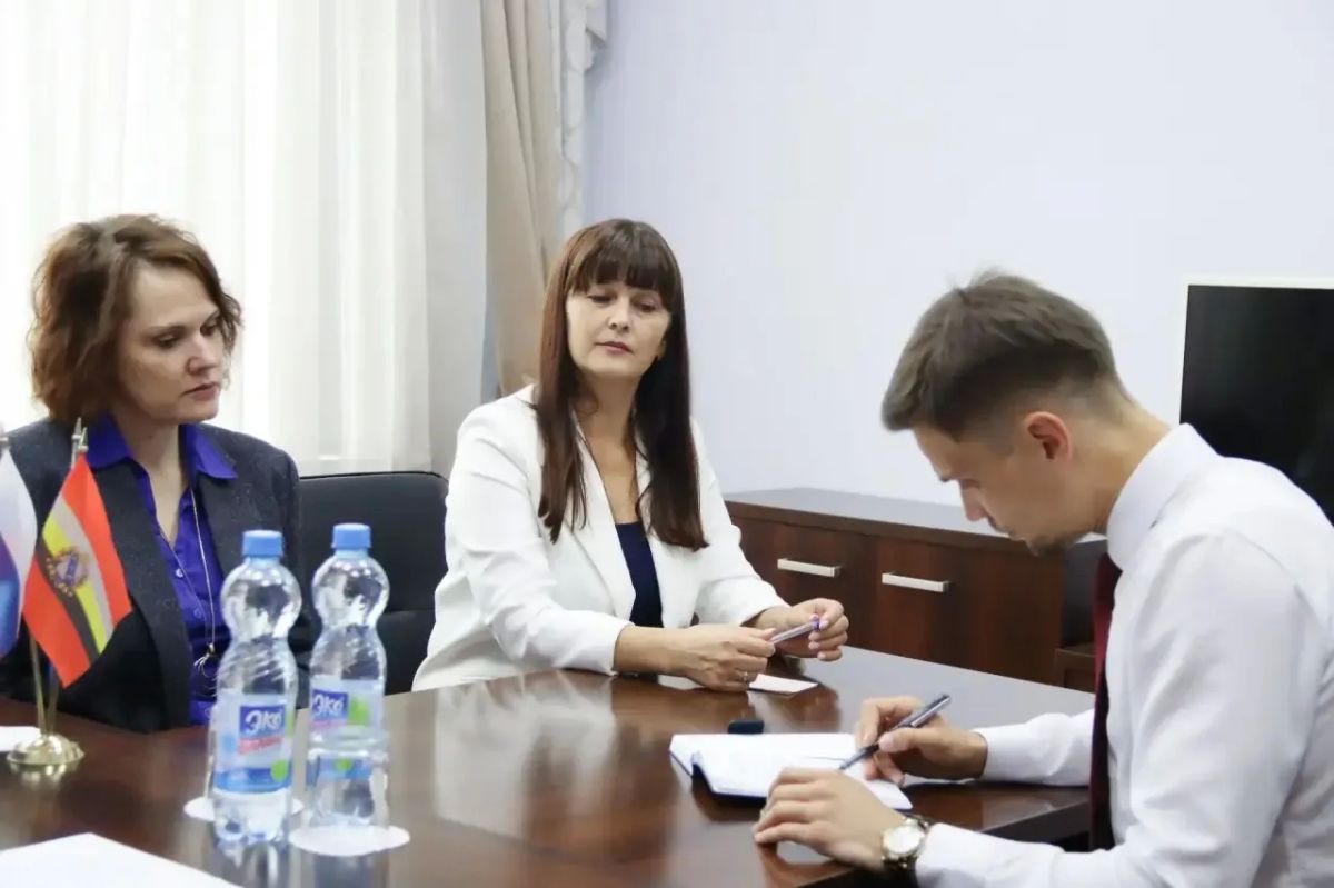Единороссы посвятили тематический прием вопросам дошкольного образования Единороссы посвятили тематический прием вопросам дошкольного образования