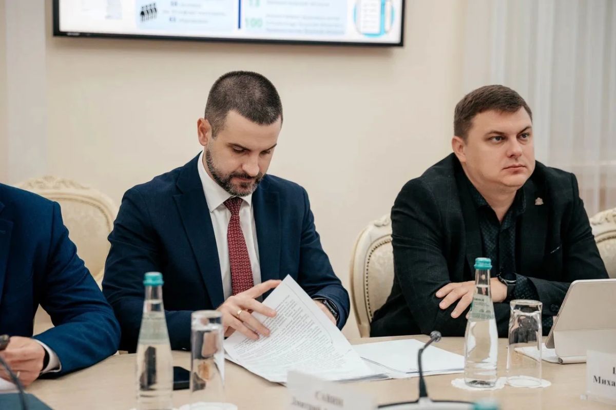 Сегодня состоялось заседание Правительства Курской области под руководством первого заместителя губернатора Курской области Чепик Александра Евгеньевича Сегодня состоялось заседание Правительства Курской области под руководством первого заместителя губернатора Курской области Чепик Александра Евгеньевича