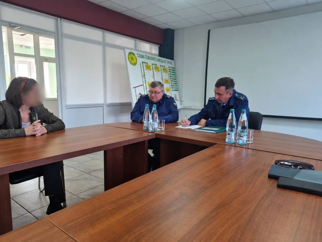 Заместитель прокурора Курской области Олег Мануковский провел личный прием граждан в Обоянском районе Заместитель прокурора Курской области Олег Мануковский провел личный прием граждан в Обоянском районе