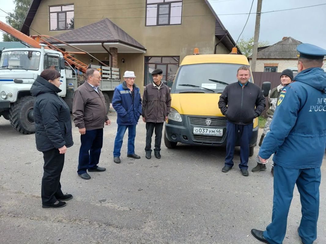 Сегодня состоялась штабная тренировка с целью проверки степени готовности органов управления, сил и средств территориальной подсистемы РСЧС к действиям по ликвидации чрезвычайной ситуации, вызванной аварией на объектах... Сегодня состоялась штабная тренировка с целью проверки степени готовности органов управления, сил и средств территориальной подсистемы РСЧС к действиям по ликвидации чрезвычайной ситуации, вызванной аварией на объектах...