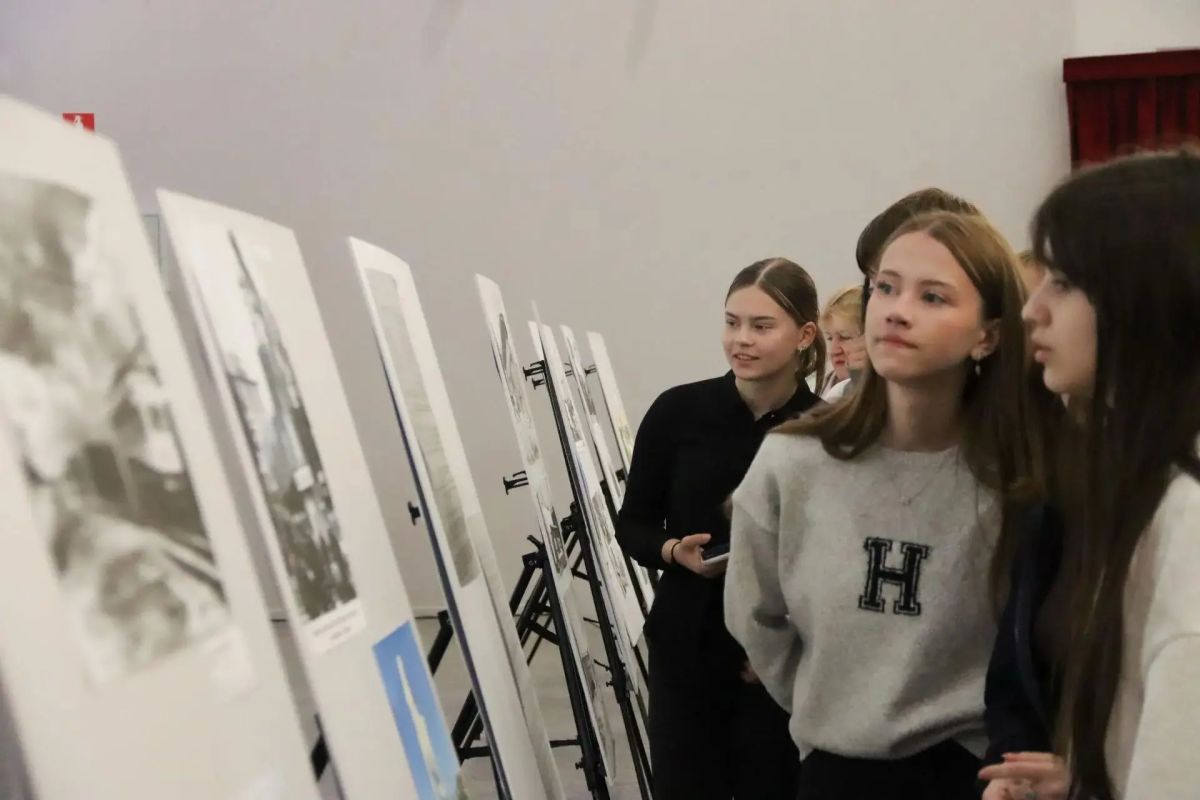 В областном центре единороссы открыли выставку: «Малая история большого города: Волокно в летописи Курска» В областном центре единороссы открыли выставку: «Малая история большого города: Волокно в летописи Курска»