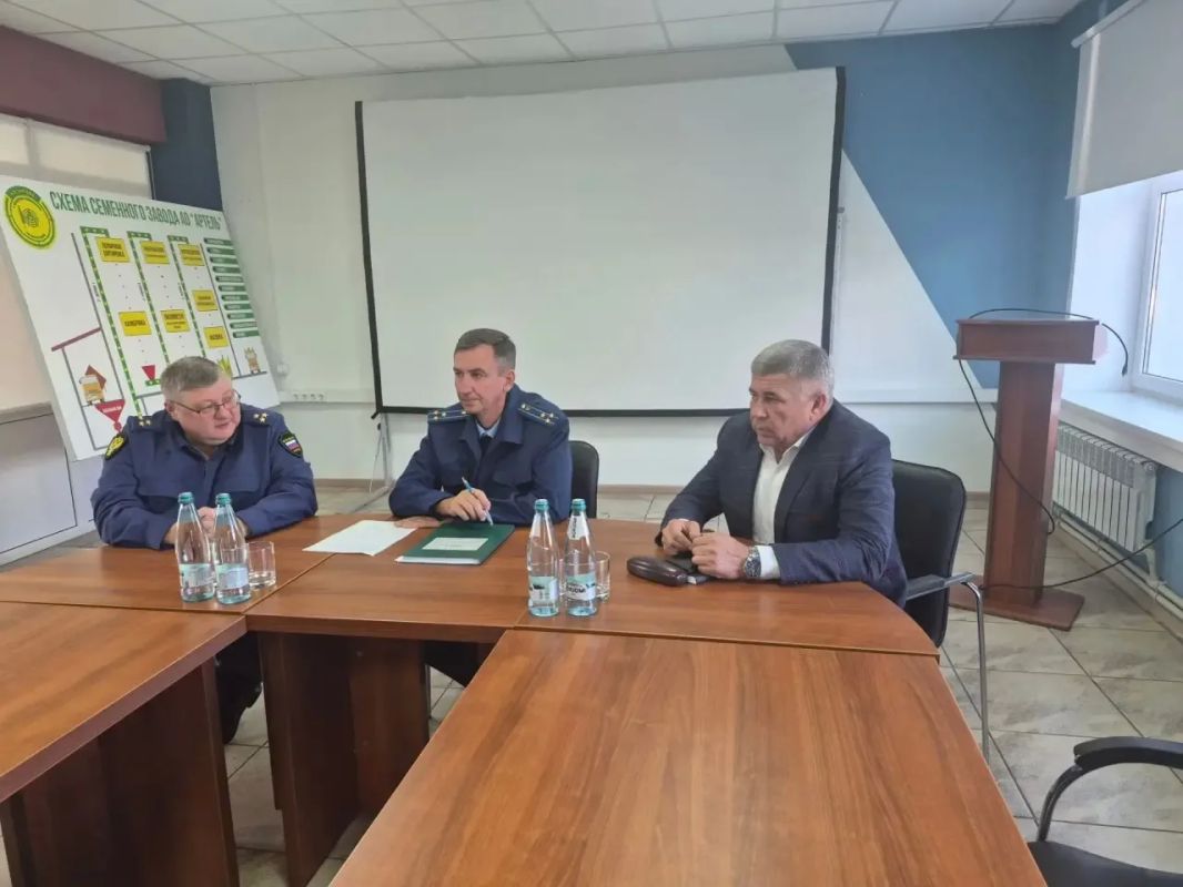 Заместитель прокурора Курской области Олег Мануковский провел личный прием граждан в Обоянском районе Заместитель прокурора Курской области Олег Мануковский провел личный прием граждан в Обоянском районе
