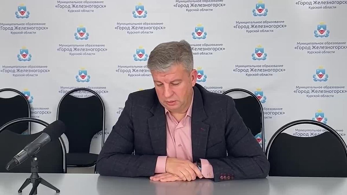 Директор МУП «Гортеплосеть» Александр Дроздов рассказал на брифинге городским журналистам о том, что главой города Железногорска подписано постановление о начале отопительного периода 2026–2027 годов