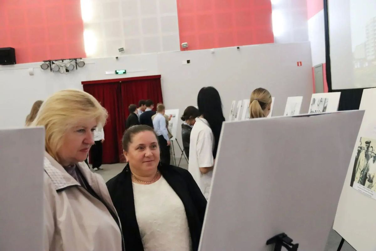 В областном центре единороссы открыли выставку: «Малая история большого города: Волокно в летописи Курска» В областном центре единороссы открыли выставку: «Малая история большого города: Волокно в летописи Курска»