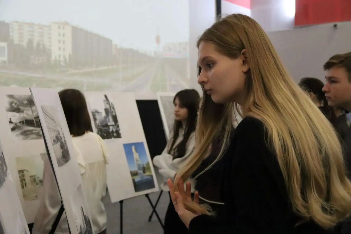 В областном центре единороссы открыли выставку: «Малая история большого города: Волокно в летописи Курска» В областном центре единороссы открыли выставку: «Малая история большого города: Волокно в летописи Курска»