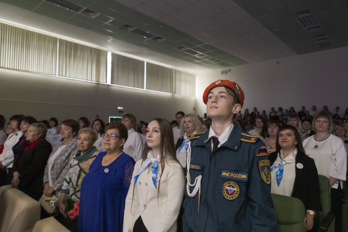 В школе № 58 поздравили педагогов дополнительного образования В школе № 58 поздравили педагогов дополнительного образования