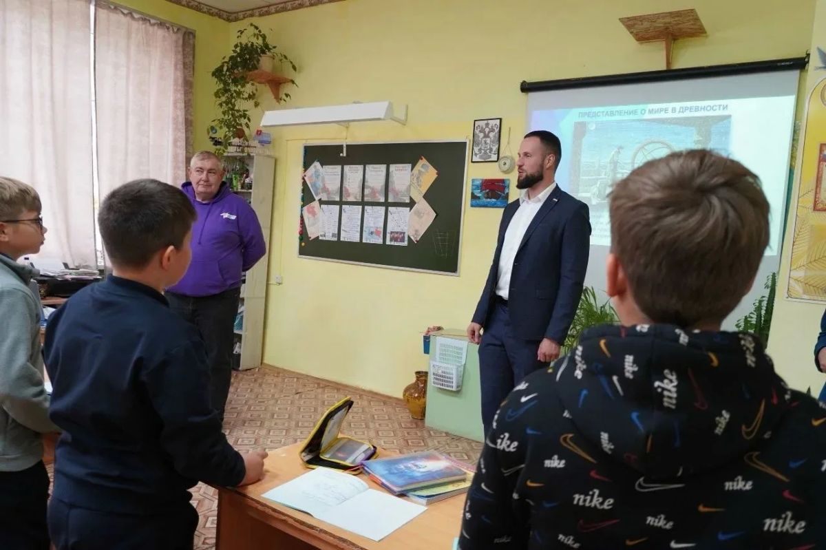 Алексей Золотарев: «Ждем спортивных побед!» Алексей Золотарев: «Ждем спортивных побед!»