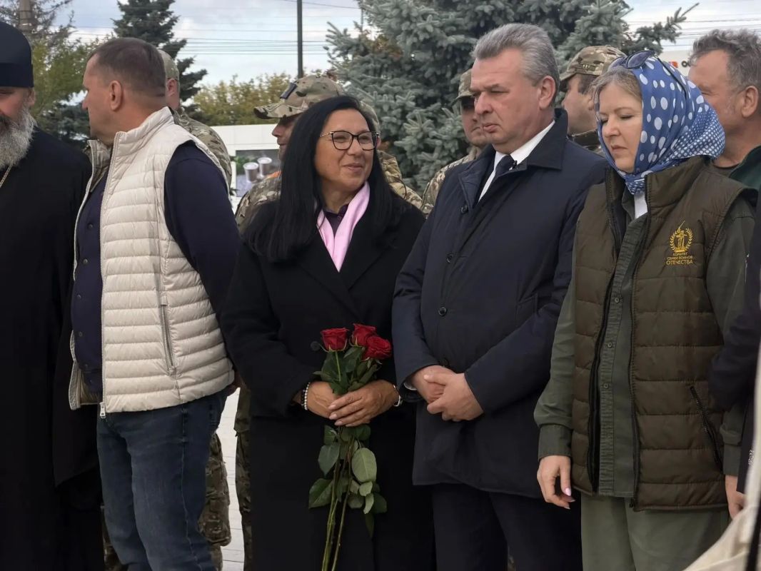 Семьям воинов передали частицу земли курского приграничья Семьям воинов передали частицу земли курского приграничья