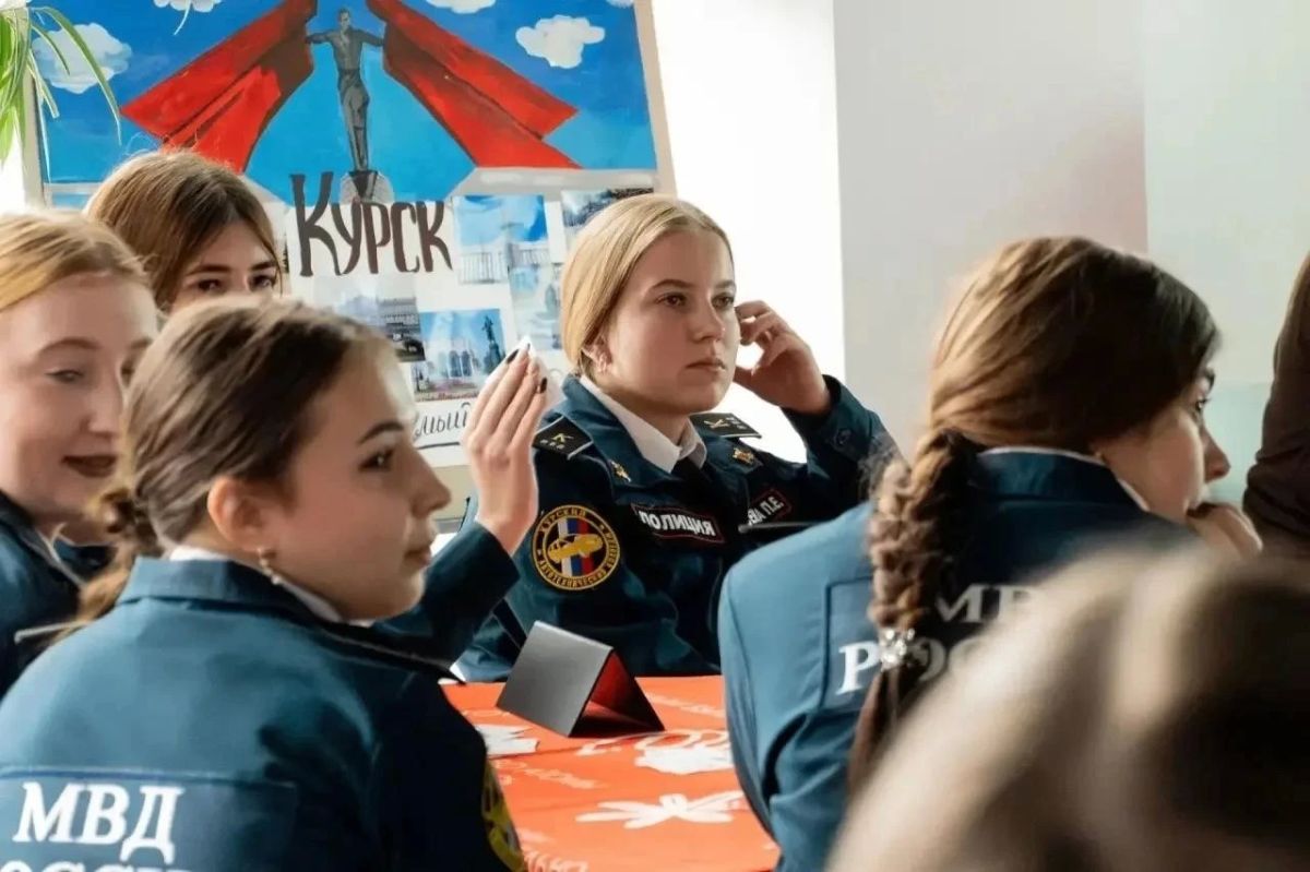 Курским выпускникам рассказали про возможности трудоустройства Курским выпускникам рассказали про возможности трудоустройства