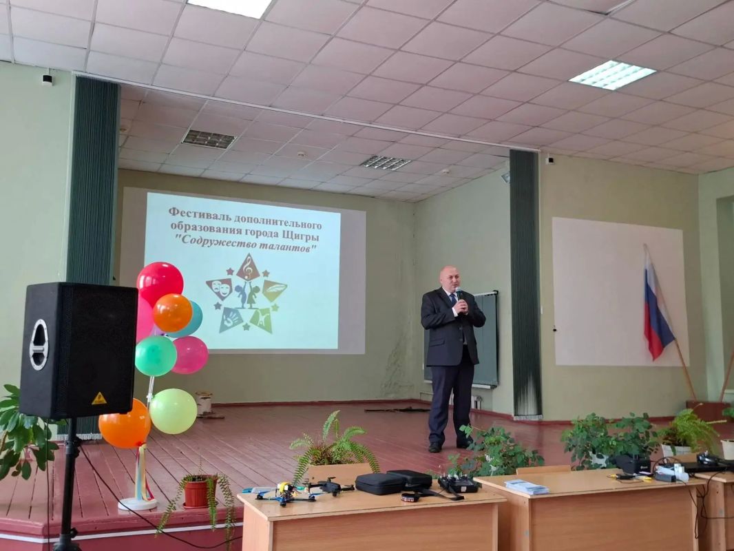 Сегодня в городе Щигры на базе СОШ №3 прошёл фестиваль дополнительного образования «Содружество талантов»! Сегодня в городе Щигры на базе СОШ №3 прошёл фестиваль дополнительного образования «Содружество талантов»!