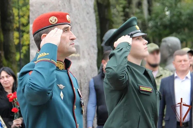 В Северной Осетии открыли памятник Герою России Марату Тибилову В Северной Осетии открыли памятник Герою России Марату Тибилову