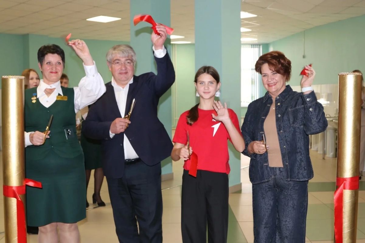 В Железногорске открылся первый школьный ресторан в Курской области В Железногорске открылся первый школьный ресторан в Курской области