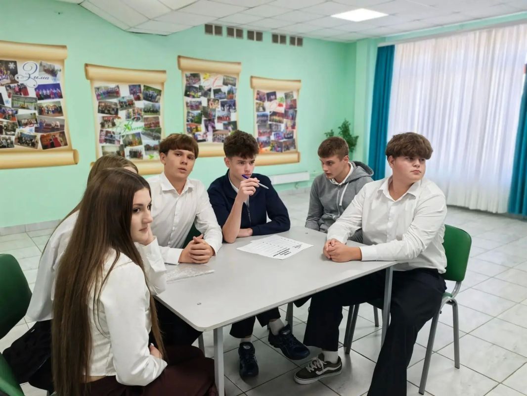 «Так говорят народы России»! Сегодня в Мантуровском Центре досуга было по-настоящему интересно «Так говорят народы России»! Сегодня в Мантуровском Центре досуга было по-настоящему интересно