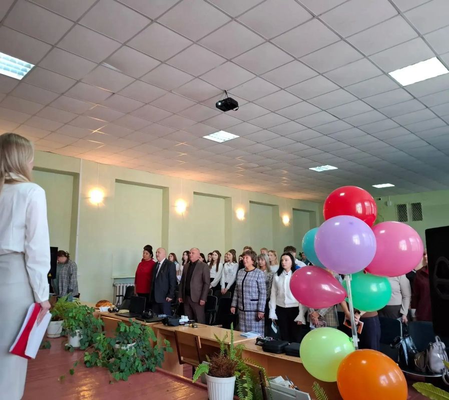 Сегодня в городе Щигры на базе СОШ №3 прошёл фестиваль дополнительного образования «Содружество талантов»! Сегодня в городе Щигры на базе СОШ №3 прошёл фестиваль дополнительного образования «Содружество талантов»!