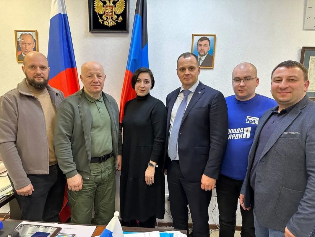 Друзья, всех приветствую!. Сегодня особенная дата Друзья, всех приветствую!. Сегодня особенная дата