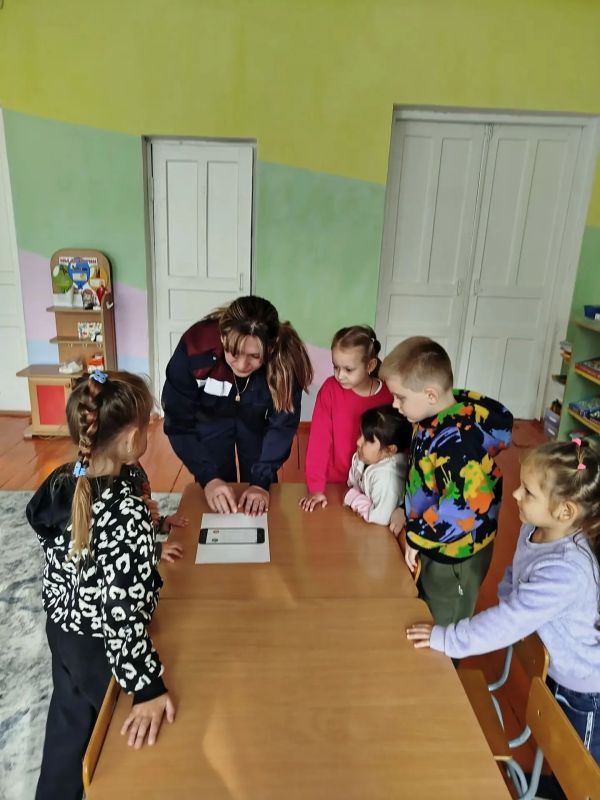 Ребятам из детского сада в п. Нива рассказали о безопасности Ребятам из детского сада в п. Нива рассказали о безопасности