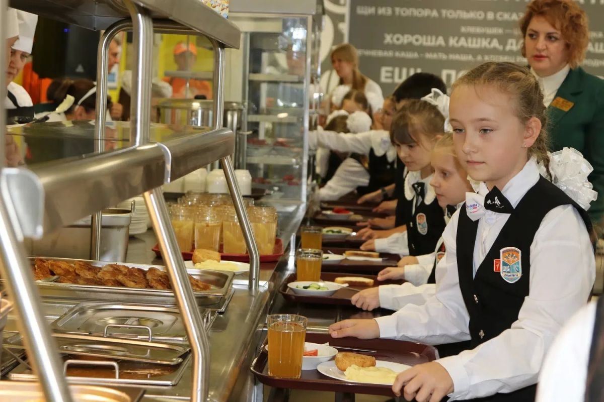 В Железногорске открылся первый школьный ресторан в Курской области В Железногорске открылся первый школьный ресторан в Курской области