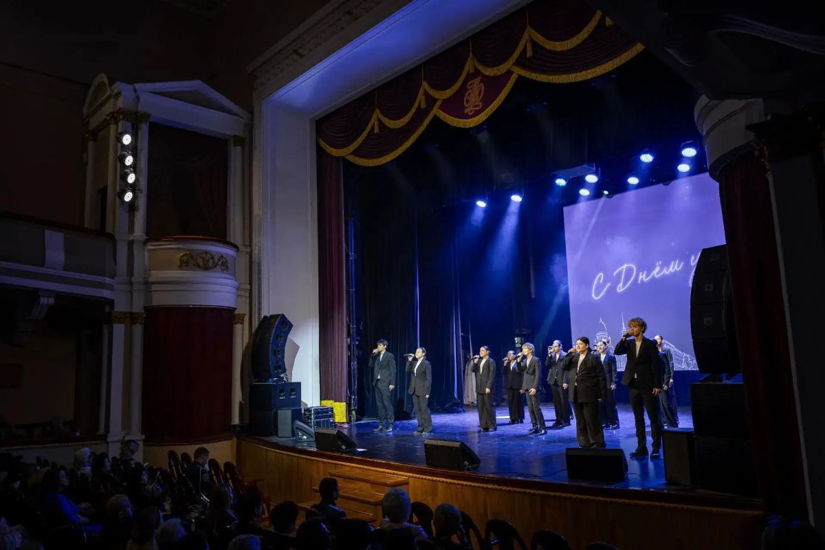 В Курске педагогам вручили «Золотую Нику» В Курске педагогам вручили «Золотую Нику»