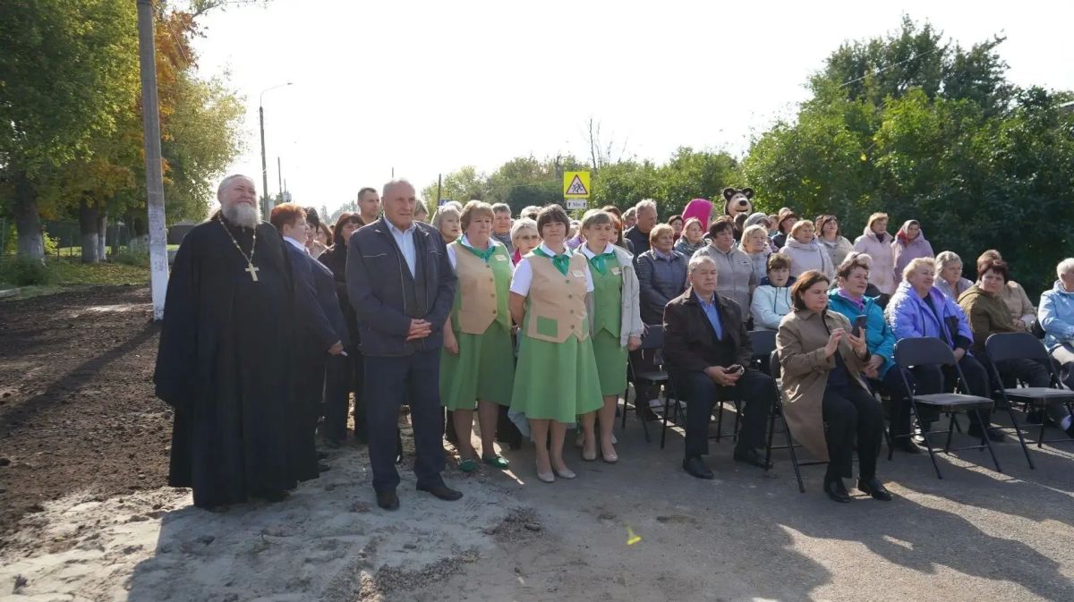 Сегодня в нашем районе произошло знаменательное событие — открытие детской модельной библиотеки имени Аркадия Гайдара, которая стала символом нового поколения библиотечного дела Сегодня в нашем районе произошло знаменательное событие — открытие детской модельной библиотеки имени Аркадия Гайдара, которая стала символом нового поколения библиотечного дела