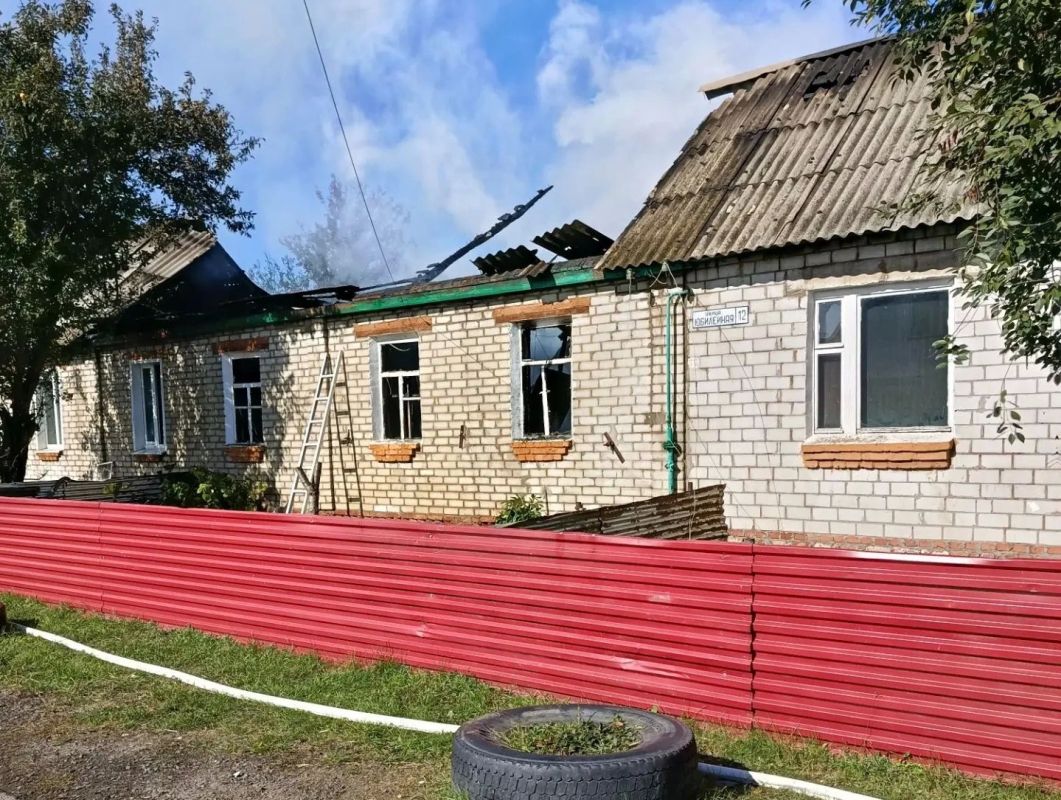 Огнеборцы на тушении пожара в поселке Прямицыно Огнеборцы на тушении пожара в поселке Прямицыно
