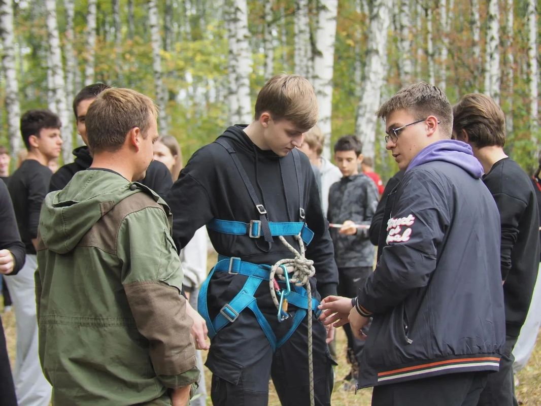 145 спортсменов приняли участие в первенстве по туризму памяти Героя России Андрея Хмелевского 145 спортсменов приняли участие в первенстве по туризму памяти Героя России Андрея Хмелевского