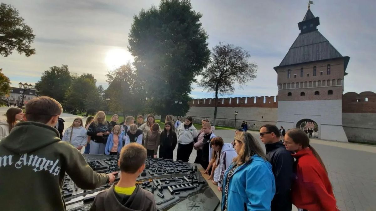 Учащиеся Верхнелюбажской средней школы недавно побывали в городе-герое Туле — месте с богатой историей и уникальной атмосферой Учащиеся Верхнелюбажской средней школы недавно побывали в городе-герое Туле — месте с богатой историей и уникальной атмосферой