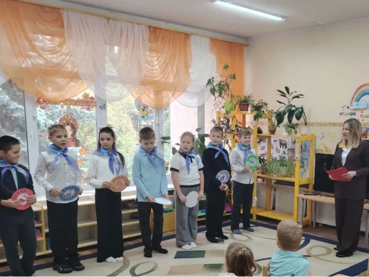 В рамках соглашения о сотрудничестве между Лицеем №3 и детским садом №5"Соловушка " прошло по-настоящему теплое и объединяющее мероприятие В рамках соглашения о сотрудничестве между Лицеем №3 и детским садом №5"Соловушка " прошло по-настоящему теплое и объединяющее мероприятие